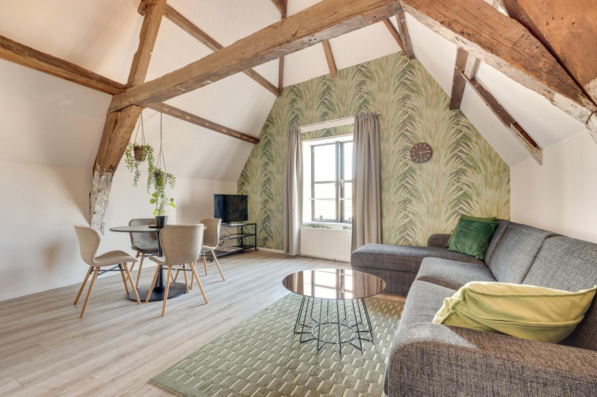The Dam Apartment *
